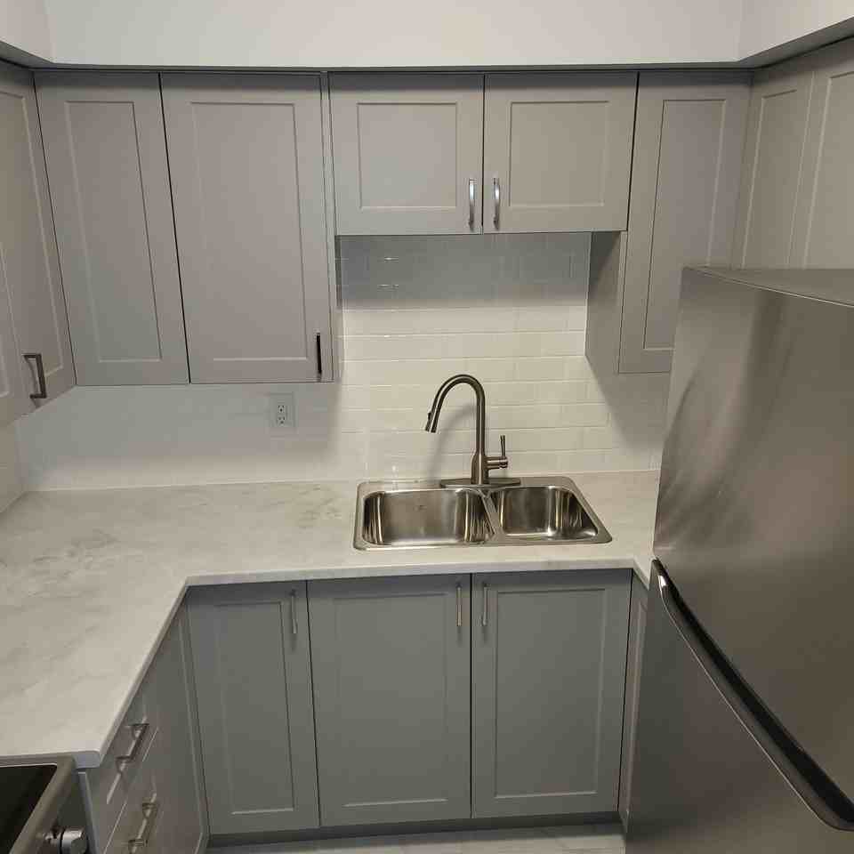 261 James Street North #6 - Photo 7 of 13