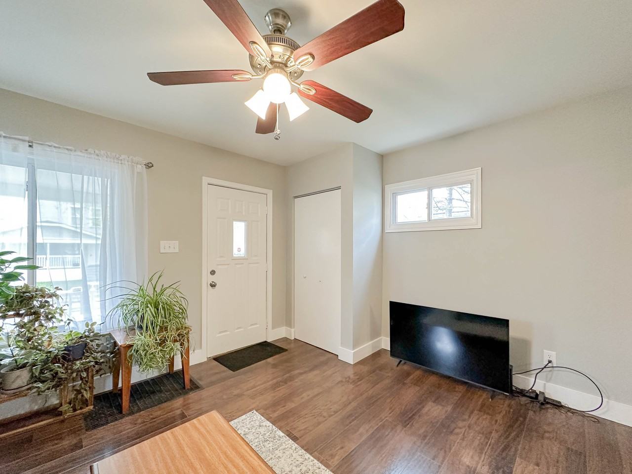 662 Southwood Avenue - Photo 5 of 28