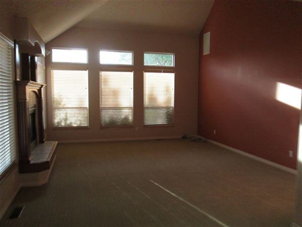 2818 Keystone Ct - Photo 3 of 10