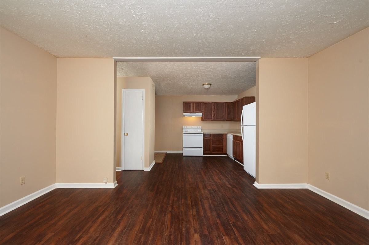 207 Mcarthur Dr #C - Photo 3 of 8