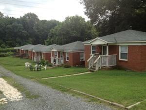 816 Prince St - Photo 2 of 4