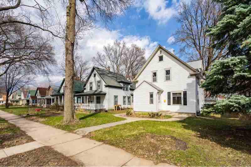 3347 31st Ave S #FL1 - Photo 2 of 15