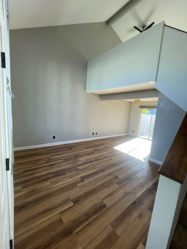 4240 N Longview Ave #4 - Photo 2 of 30