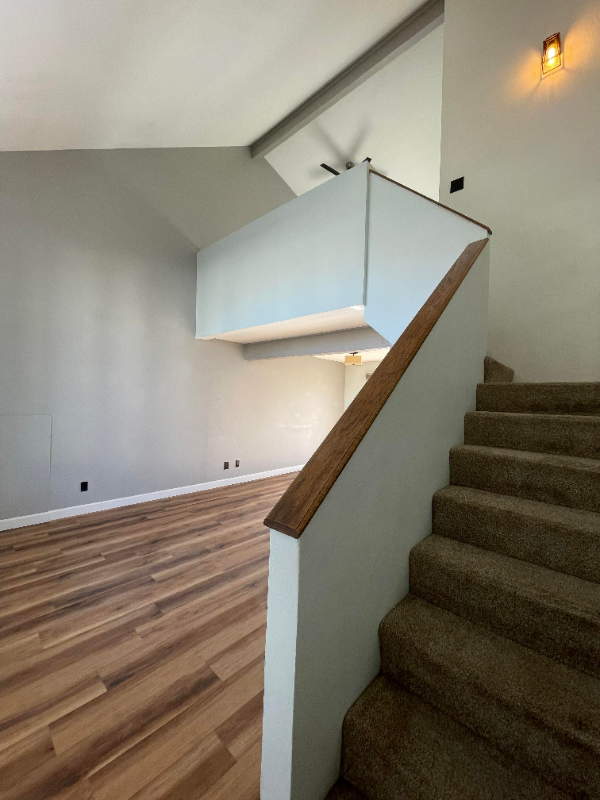 4240 N Longview Ave #4 - Photo 3 of 30