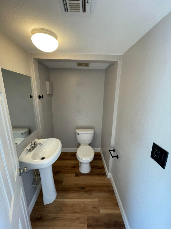 4240 N Longview Ave #4 - Photo 6 of 30