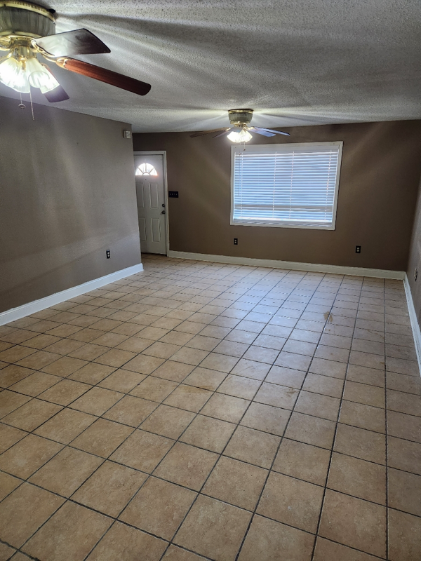 4758 Francis Dr - Photo 3 of 8