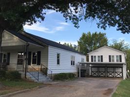 featured image of 704 1/2 W Robb Ave