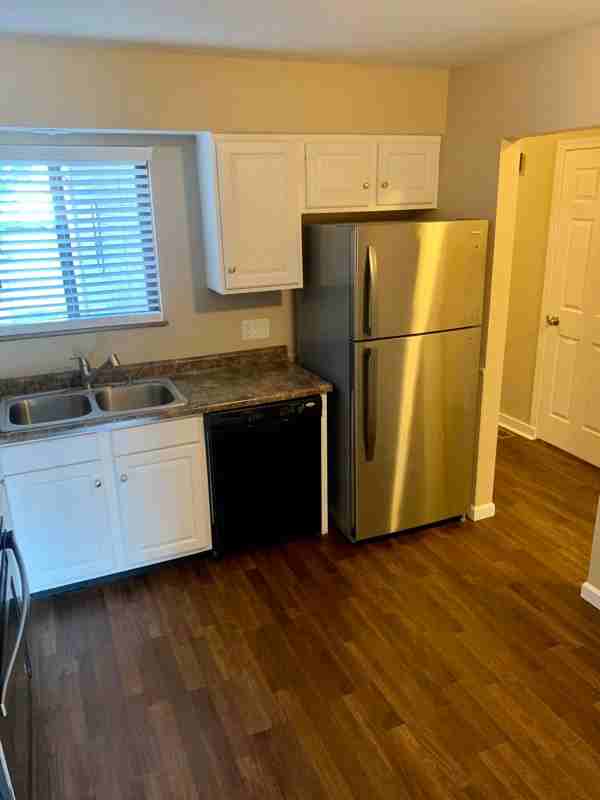 2755 Pin Oak Dr - Photo 2 of 23