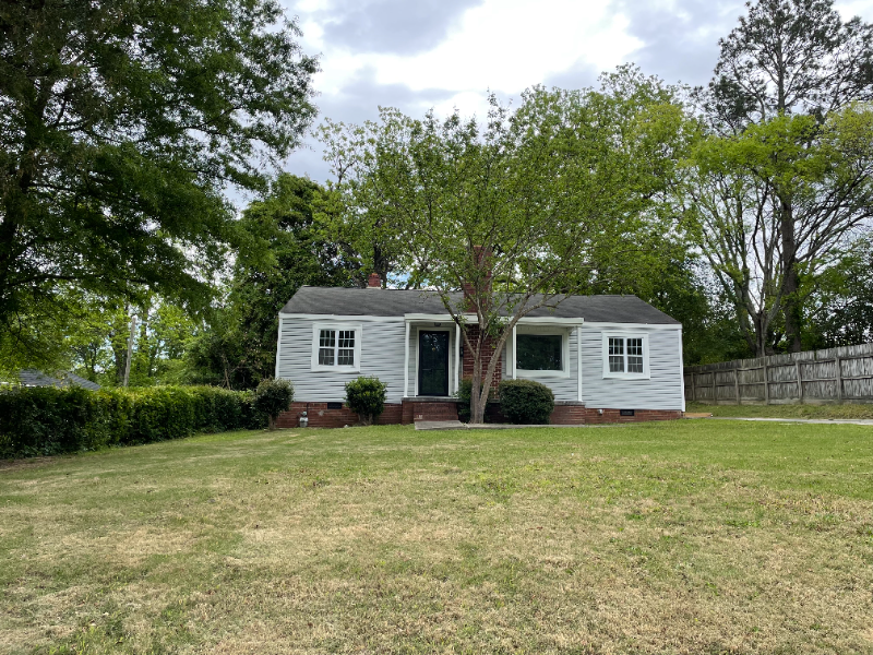 441 W Springs St - Photo 2 of 12