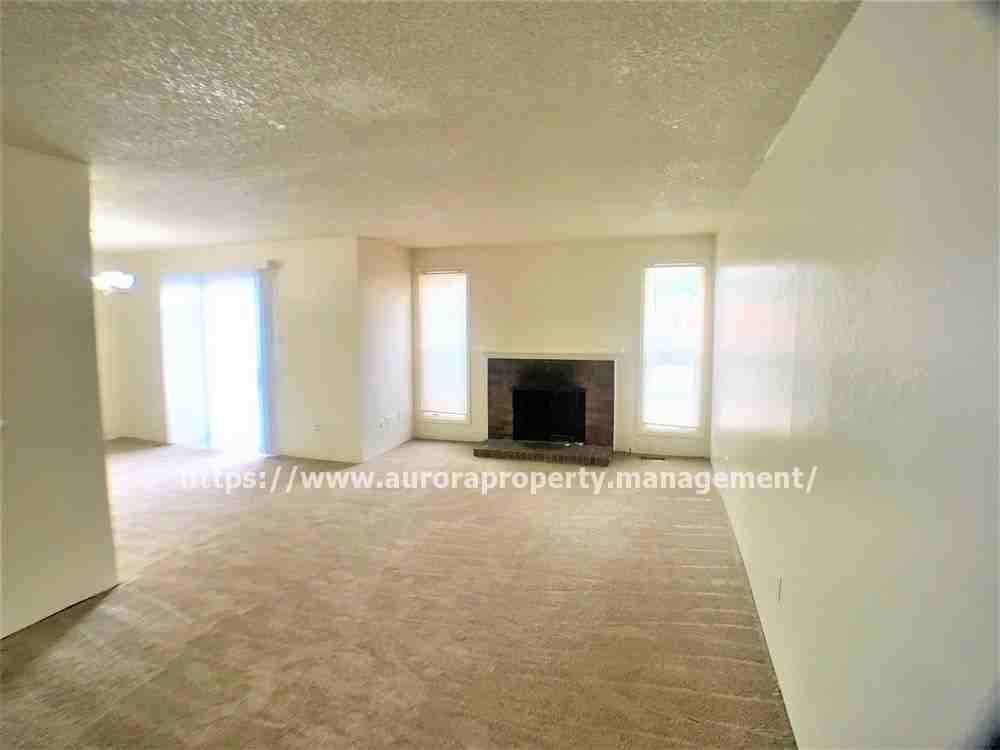 3040 S Macon Cir - Photo 2 of 9