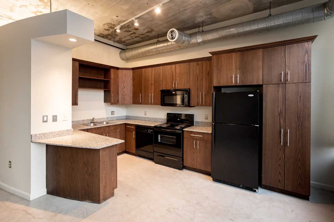 43 Burroughs Street #201 - Photo 6 of 33