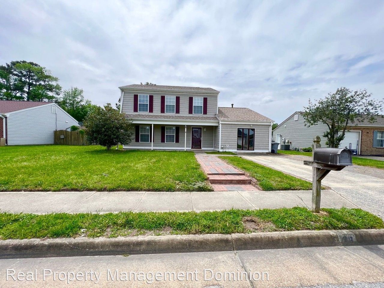 28 Rotherham Ln - Photo 3 of 50