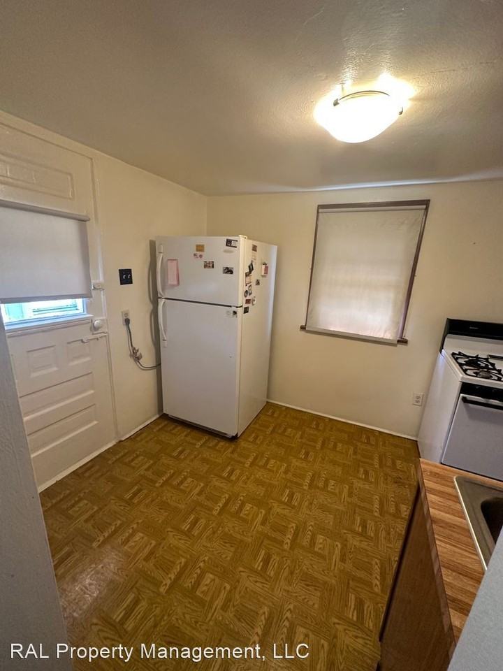 503 W Laclede Ave - Photo 3 of 5