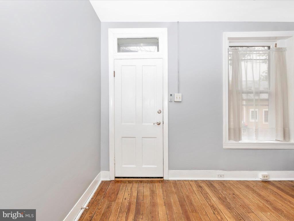 152 W All Saints St - Photo 3 of 50