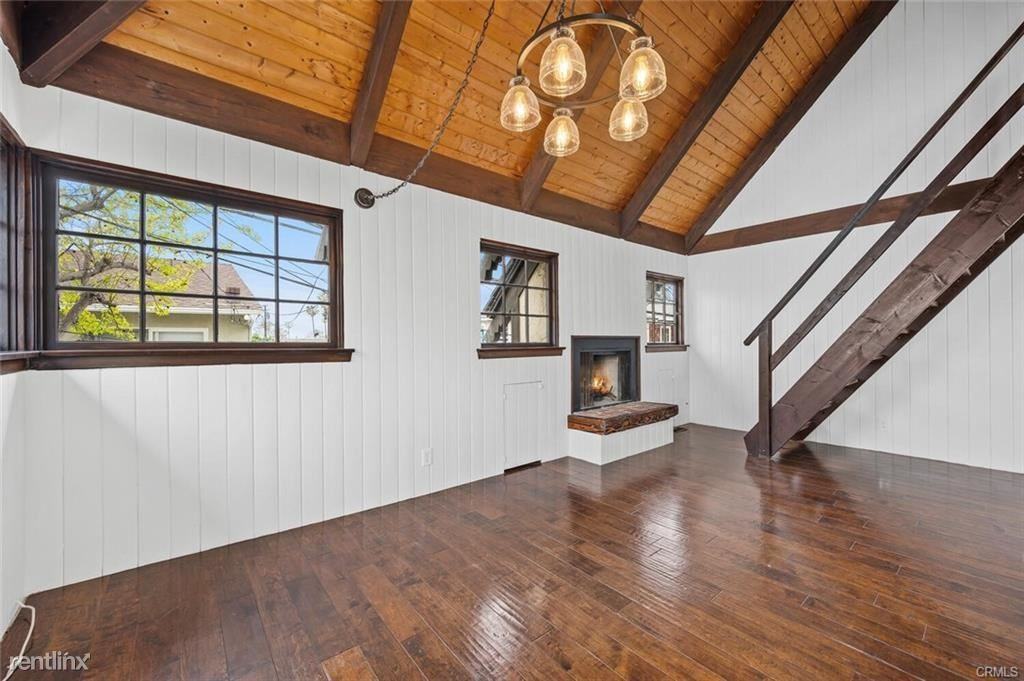 329 Aster St - Photo 3 of 10