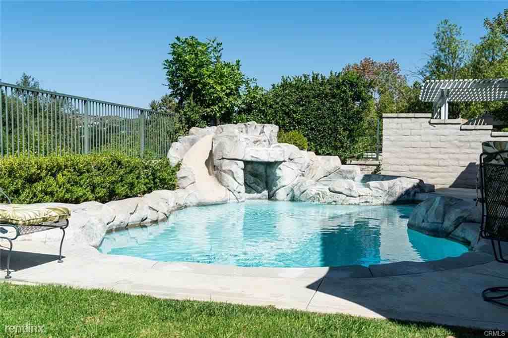 21 Lexington Way - Photo 2 of 10
