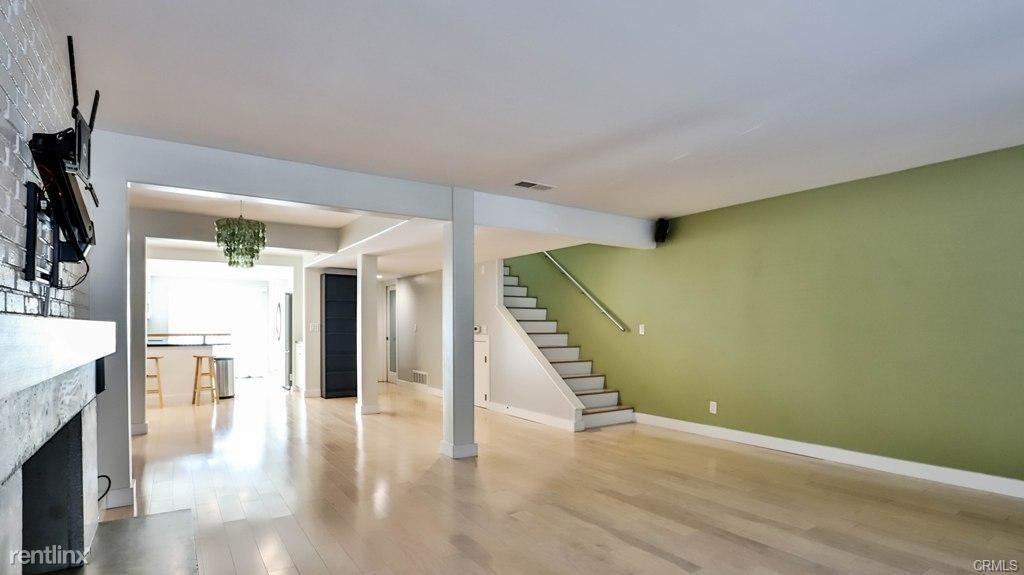 915 England St - Photo 2 of 11