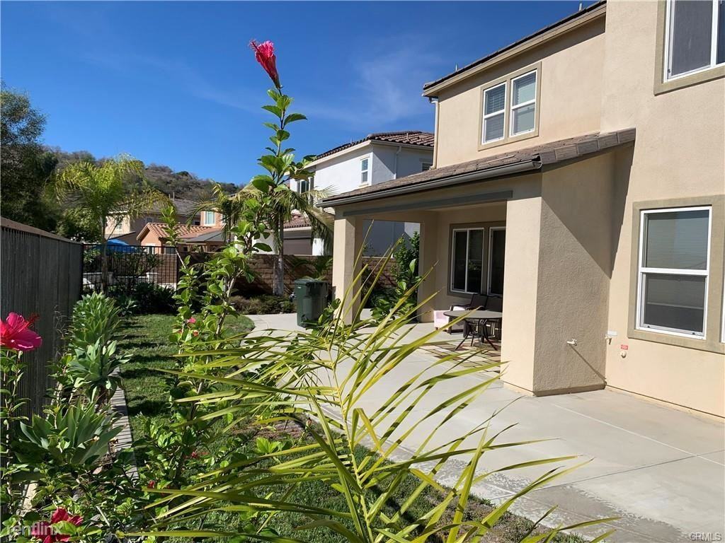 3198 E Phillips - Photo 2 of 12