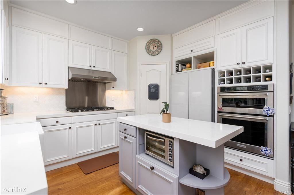 24876 Gardenway Dr - Photo 2 of 10
