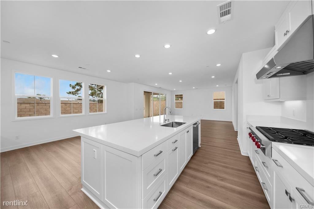 25968 Meadow Dr - Photo 3 of 9