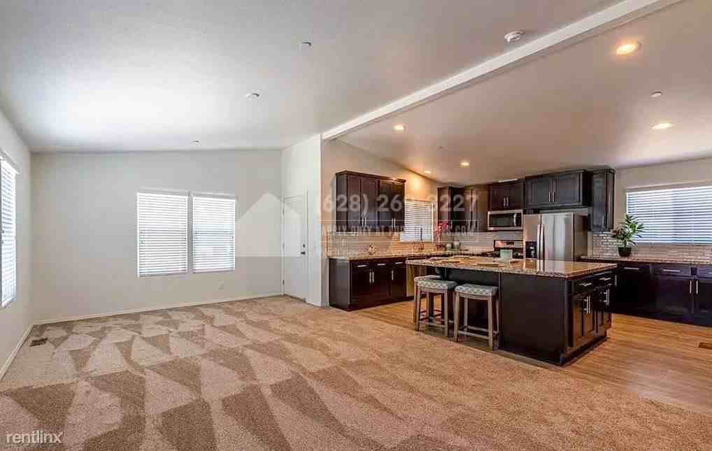 30993 Electric Ave - Photo 2 of 25