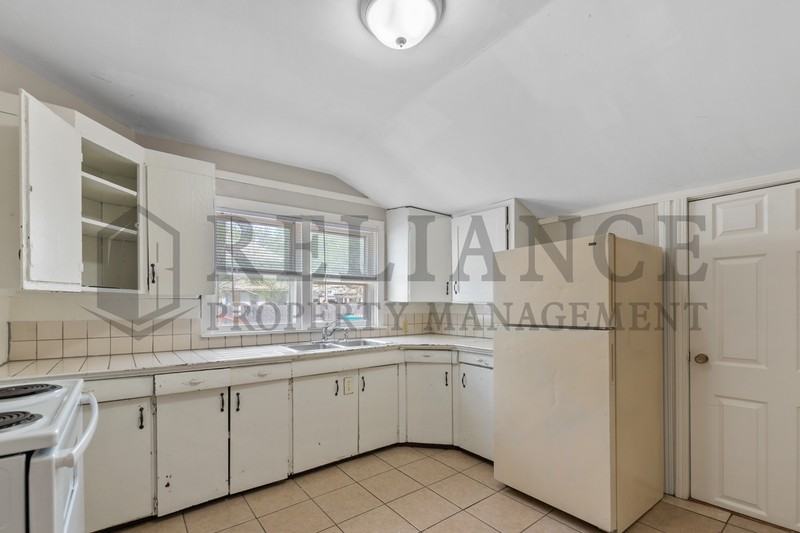 826 W Mentor St - Photo 6 of 18