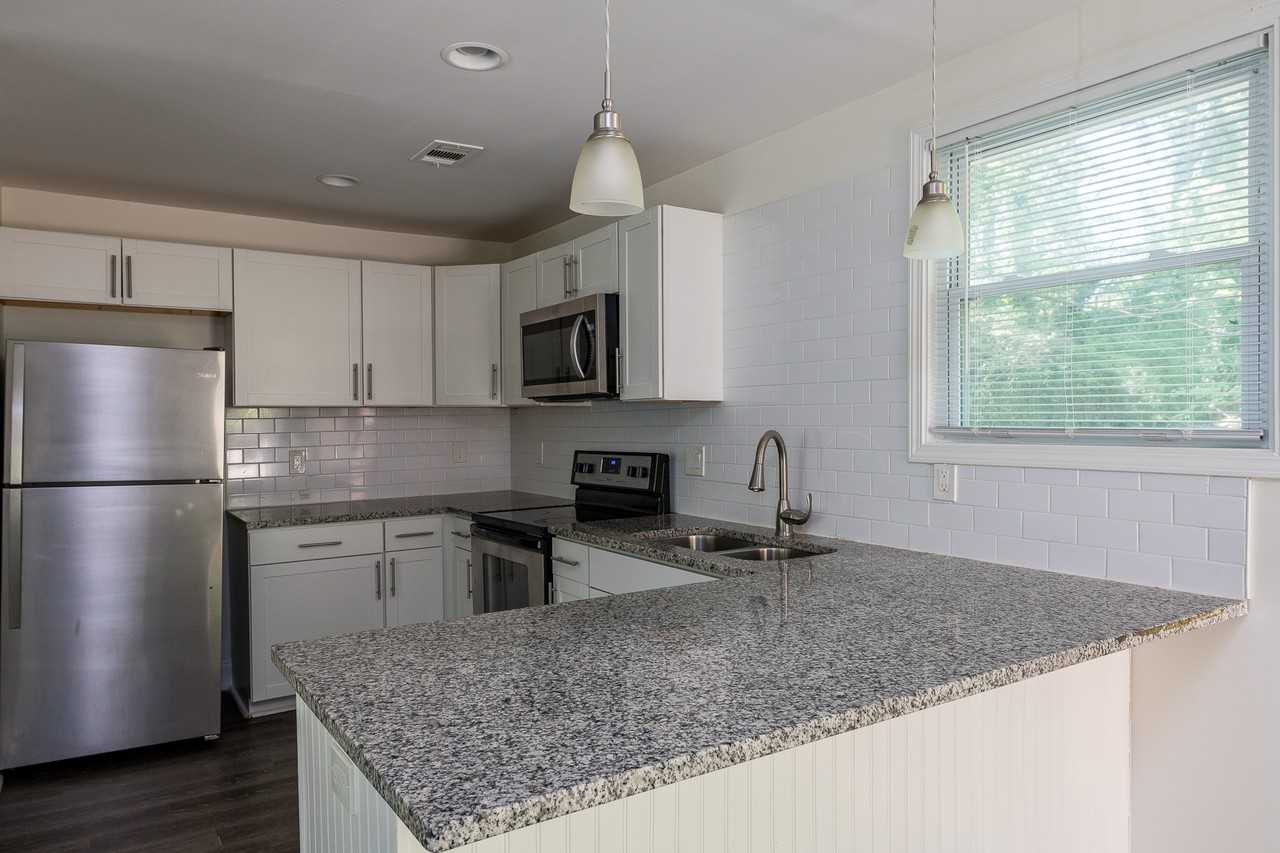 3381 Renault Rd Se - Photo 2 of 23