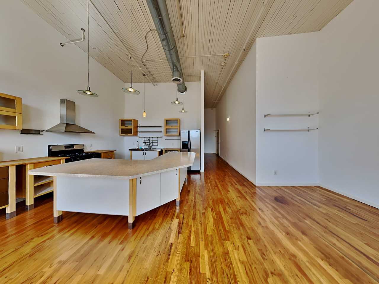 2421 2nd Ave N #5 - Photo 3 of 12