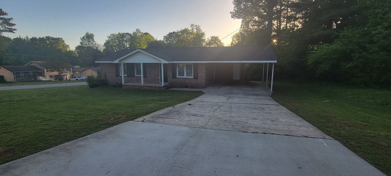 8277 Redwood Dr - Photo 2 of 14