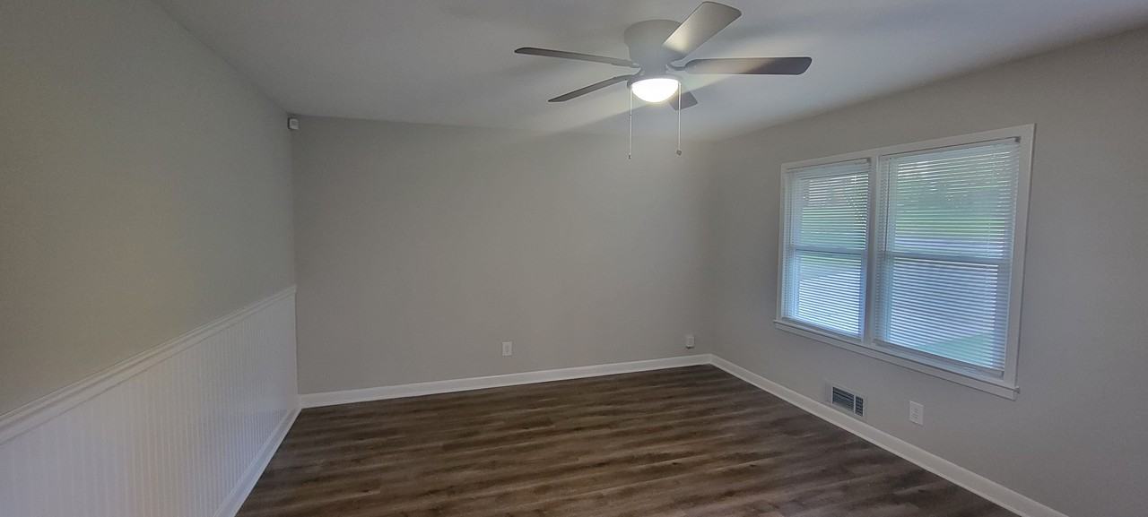 8277 Redwood Dr - Photo 3 of 14