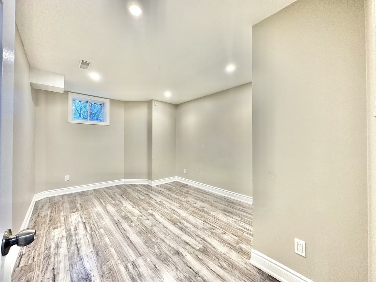 2-84 Mooney St, Bradford, Ontario, - Photo 2 of 9