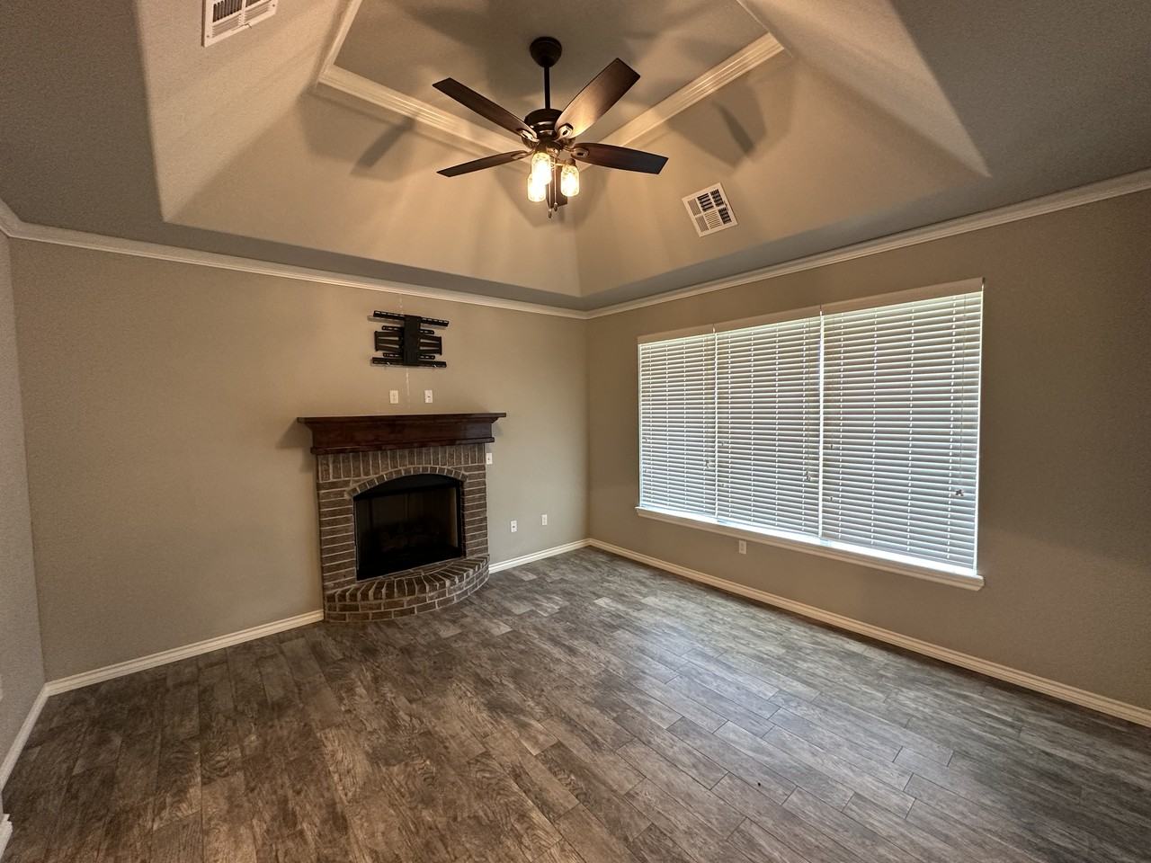 223 Springtree Dr. - Photo 3 of 18