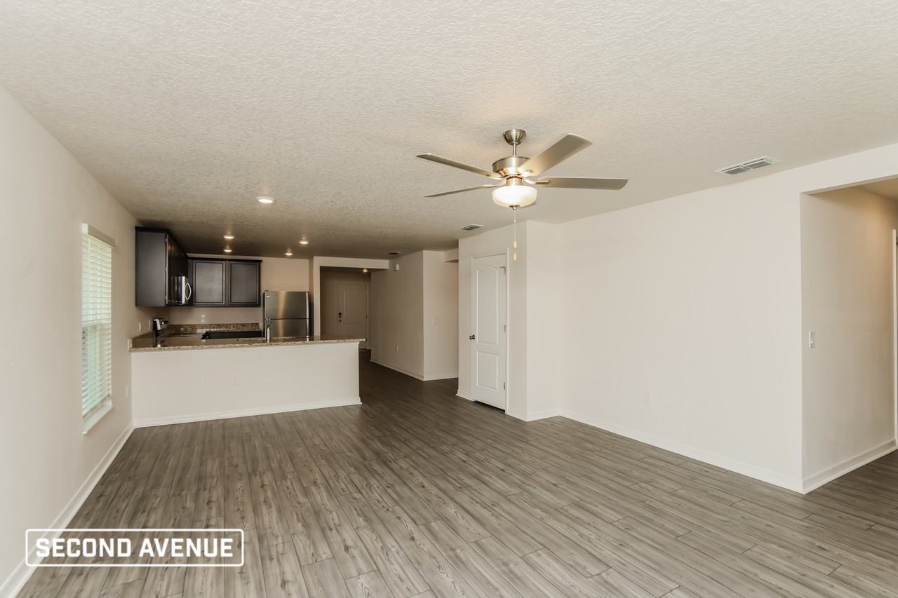 931 Eldron Blvd Se - Photo 4 of 16