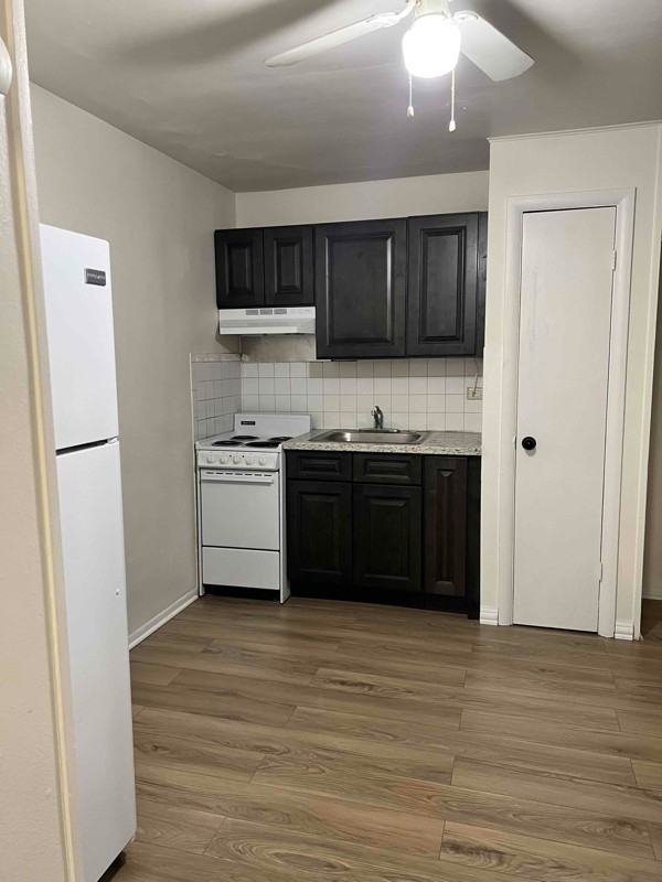 4846 Butterfield Rd #2C - Photo 2 of 6