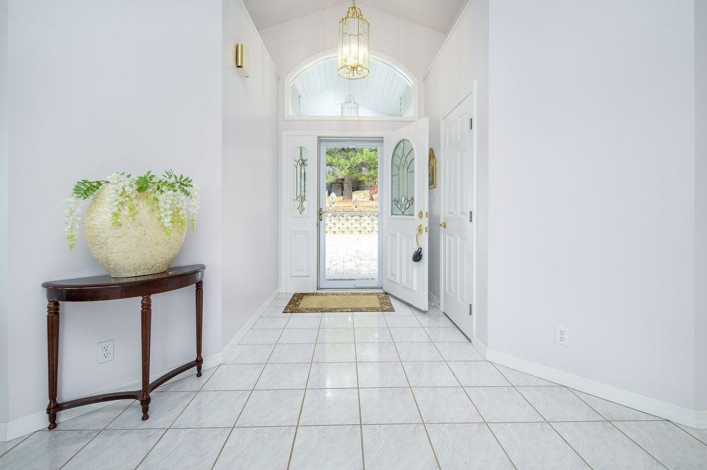 108 Lakeshore Dr - Photo 2 of 28