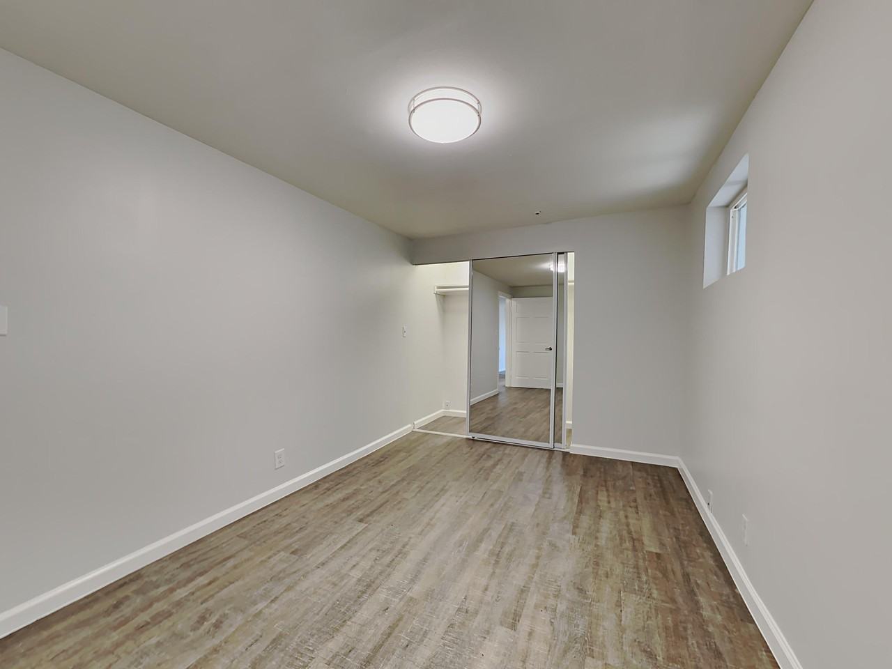 945-947 Oak St. - Photo 7 of 14