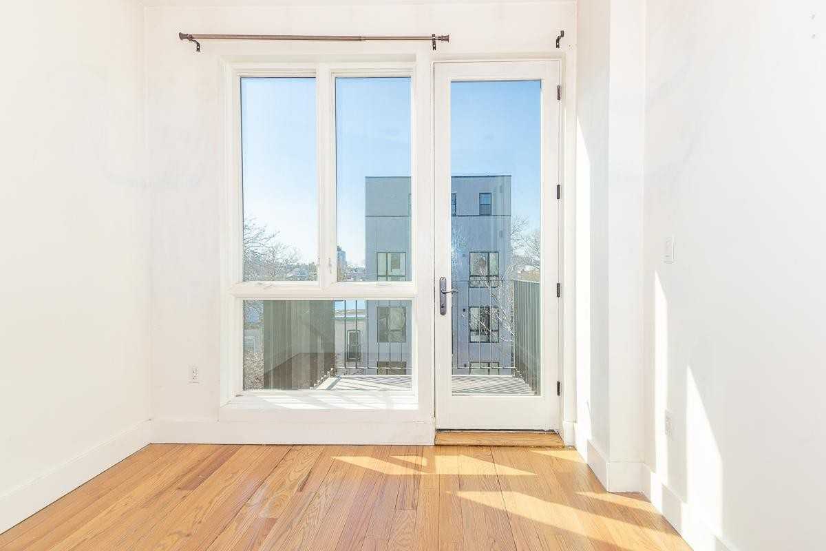 1503 Jefferson Avenue #4a - Photo 6 of 11