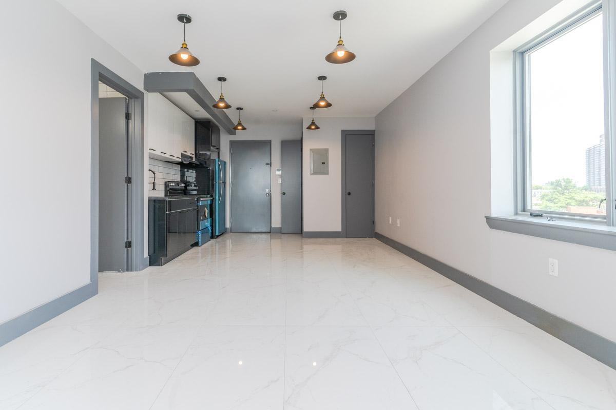 1598 Eastern Pkwy #3c - Photo 3 of 8