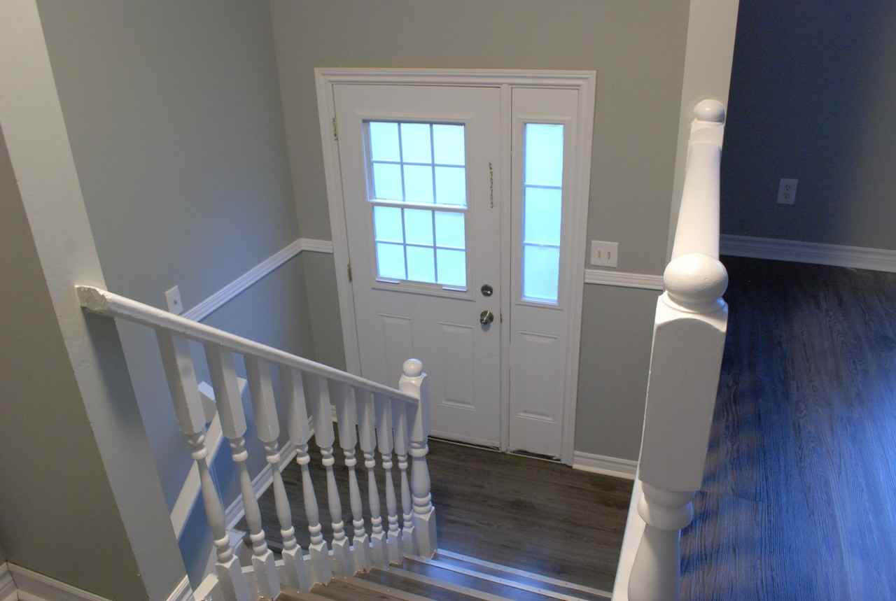 8240 Mundare Crescent - Photo 2 of 15