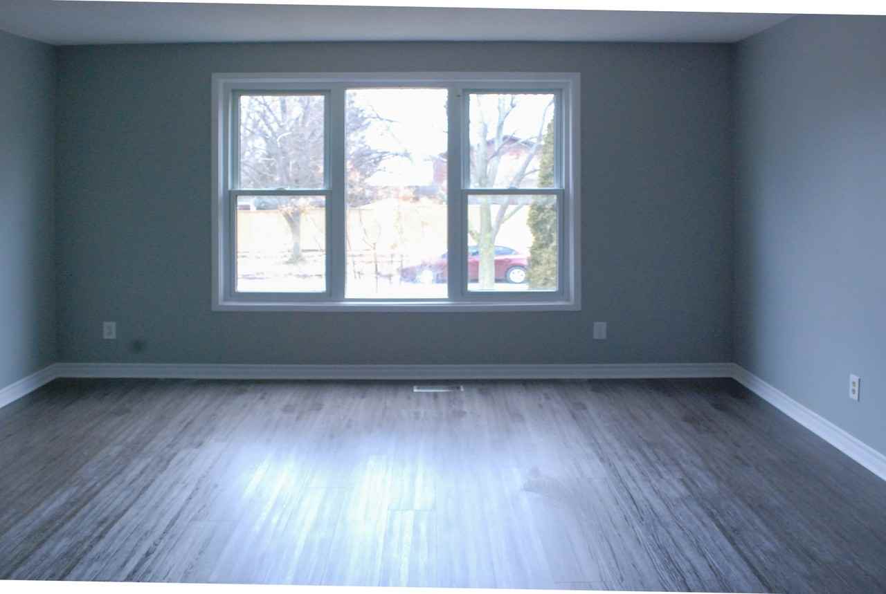 8240 Mundare Crescent - Photo 6 of 15