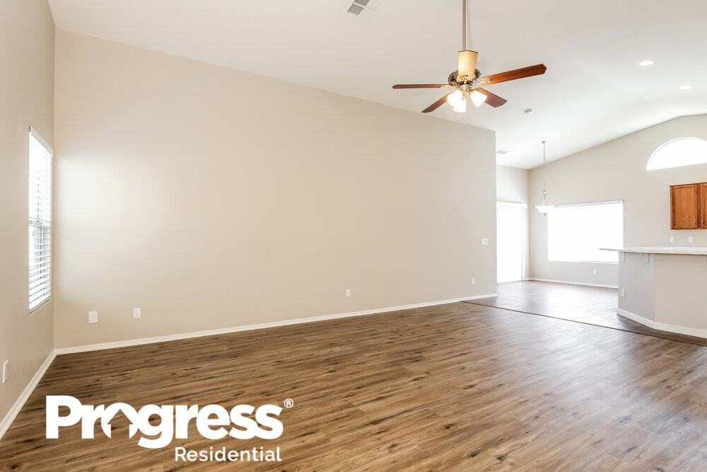 14638 W Evans Dr - Photo 3 of 20