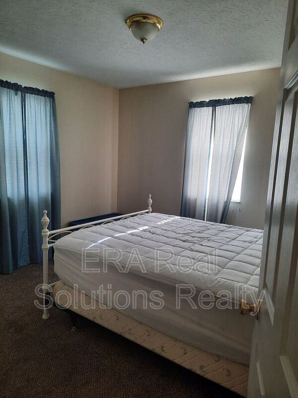 1076 N West St - Photo 2 of 8