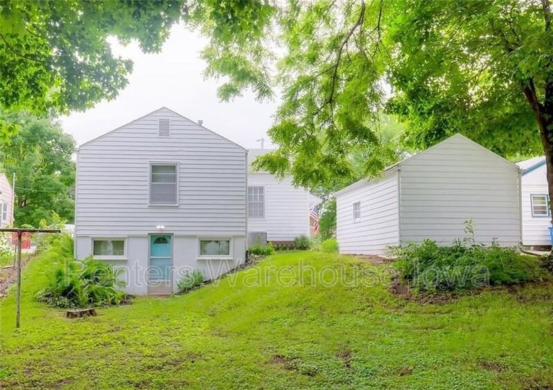 4124 3rd St - Photo 4 of 20