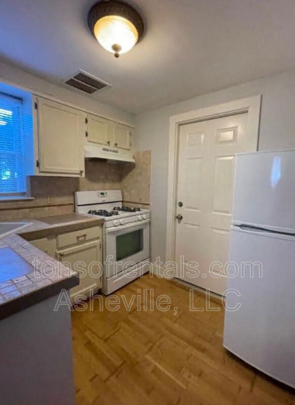 1316 Hyman Ave - Photo 7 of 12