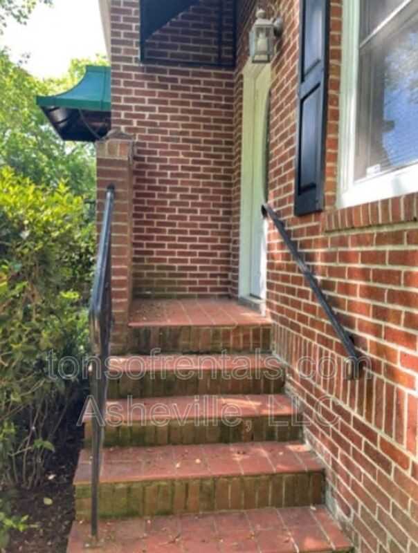 1316 Hyman Ave - Photo 2 of 15