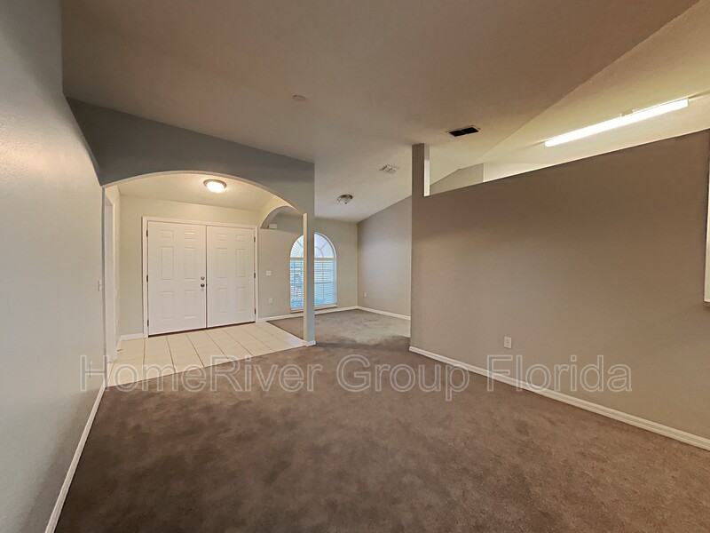 537 Westwind Dr - Photo 2 of 30