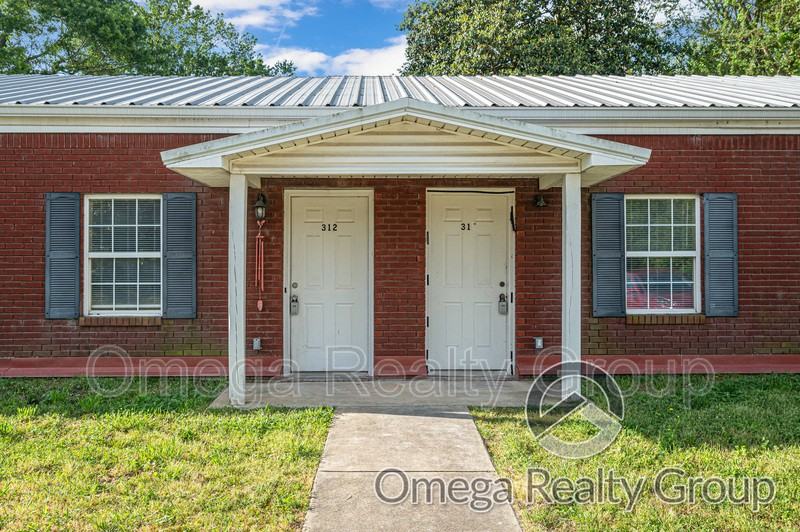 312 Percy St - Photo 4 of 20