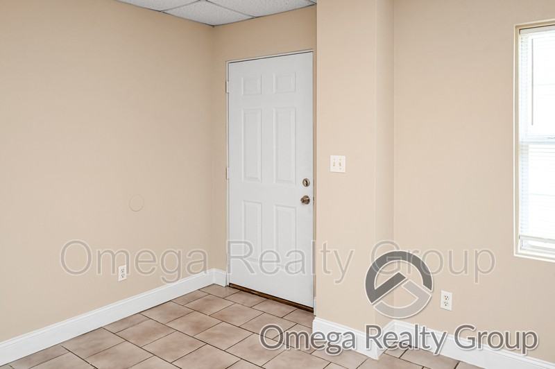 312 Percy St - Photo 6 of 20