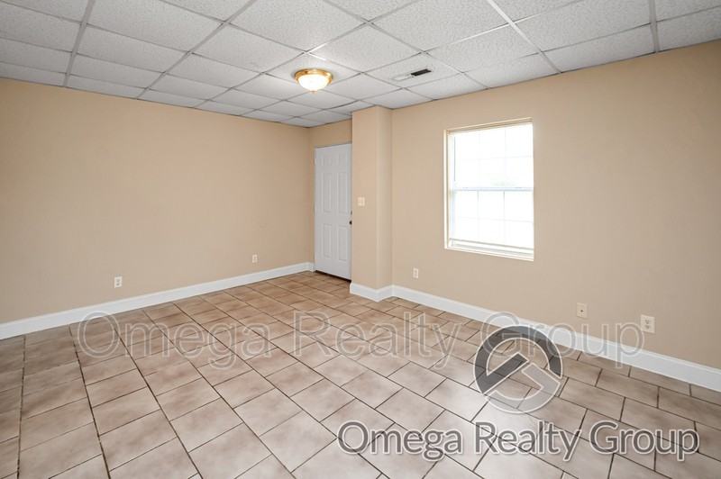 312 Percy St - Photo 7 of 20