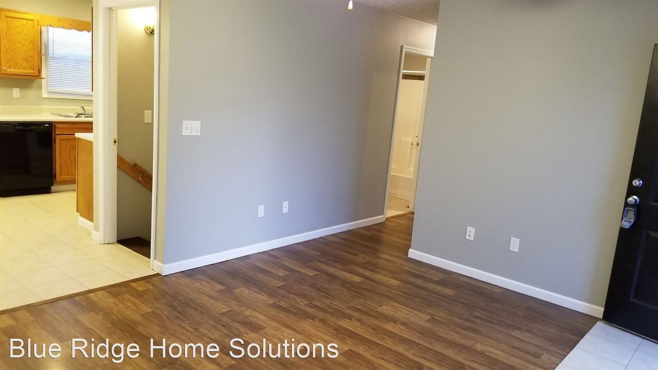 426 Hilltop Dr - Photo 3 of 19